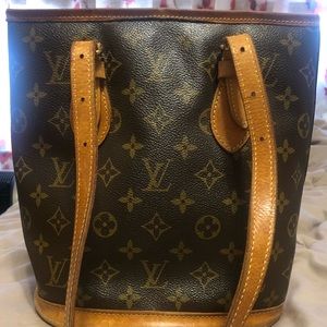 Louis Vuitton Monogram Petit Bucket Handbag